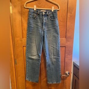 Levi’s Ribcage Straight Ankle Size 27